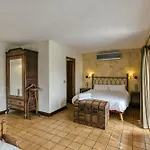 Mas Fuselles Country house